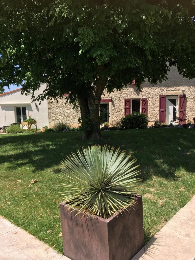 Domaine De La Vigne Bed & Breakfast Cadalen Dış mekan fotoğraf