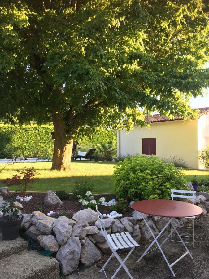 Domaine De La Vigne Bed & Breakfast Cadalen Dış mekan fotoğraf